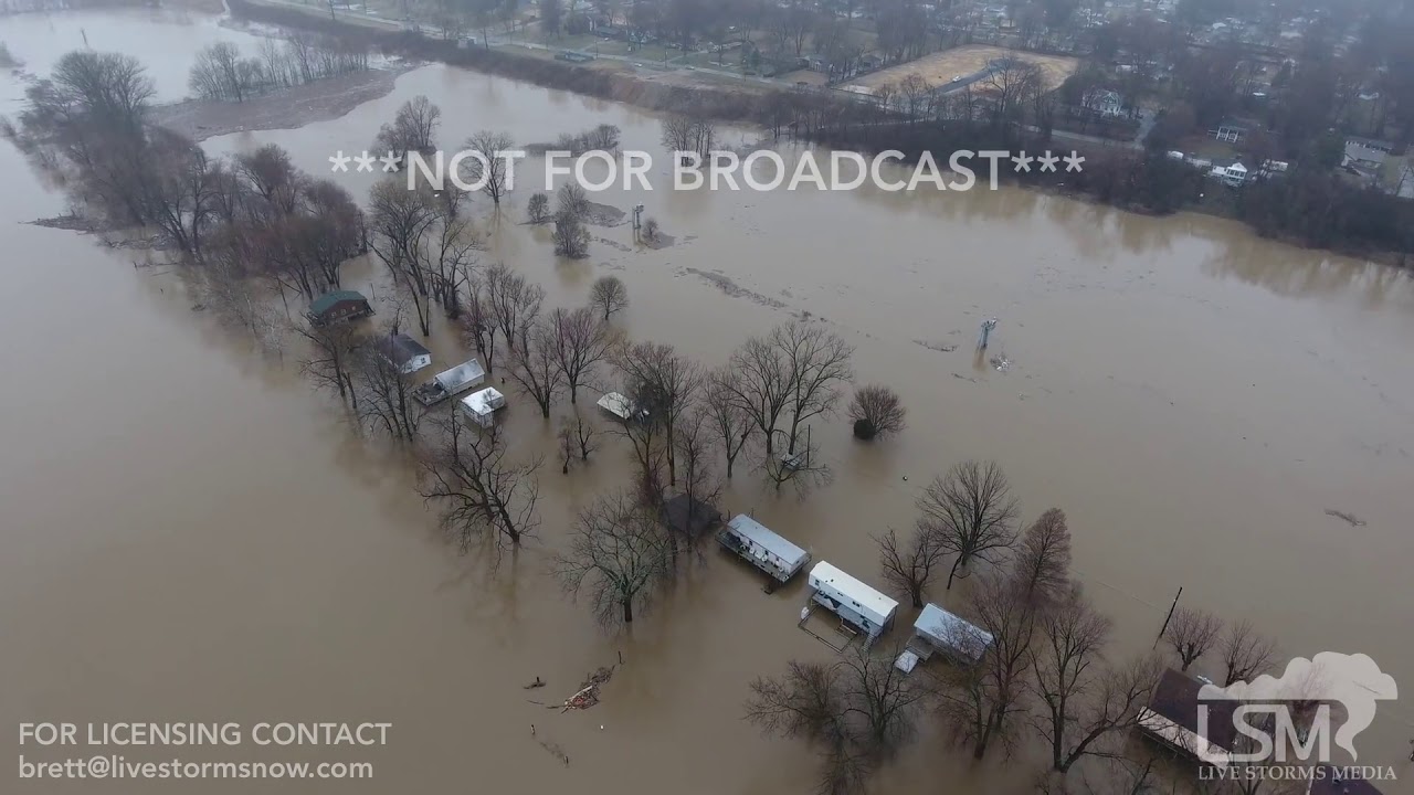 02222018 Utica, IN Riverview Dr Homes underwater Ohio River