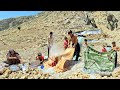 🏕Nomadic life: Washing blankets in the traditional nomadic way and washing dishes by a nomadic woman