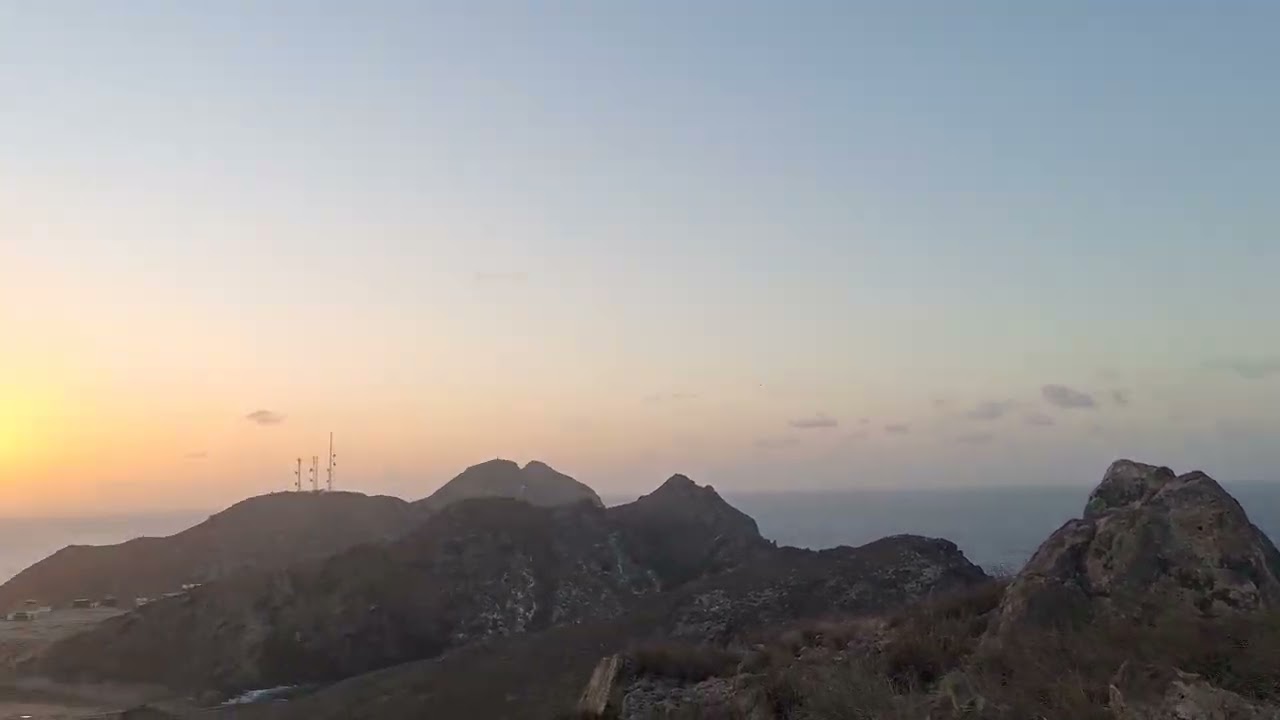 Senderismo al Faro Holandés en Gran Roque, es una caminata corta con vistas panorámicas 360°