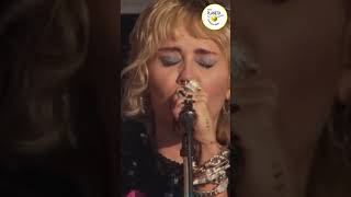 Miley Cyrus LLORA en el Super Bowl 2021 cantando Wrecking Ball - Radio Planeta