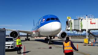 Air Tahiti Nui 787 at Vancouver for first time by H K Leung 1,458 views 4 years ago 2 minutes, 1 second