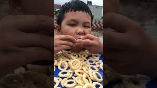 Cậu Bé Thi Ăn Bim Bim Khổng Lồ