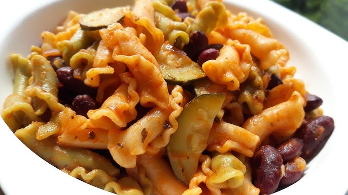 MAKARONI SA CRVENIM PASULJEM I TIKVICOM VEGAN PASTA MIT KIDNEYBOHNEN UND ZUCCHINI-PASTA WITH PAUL AN - YouTube