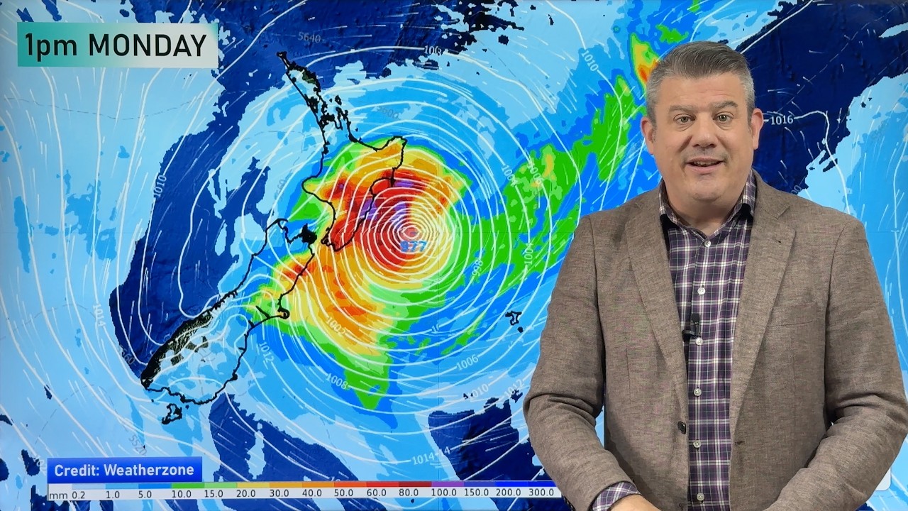 NZ: Sunday update as an east coast storm strengthens further