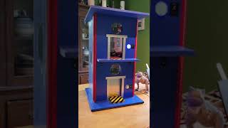 Model elevator with 3D printed door safety mechanism