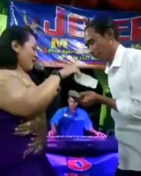 lucu viral terbaru mirip pak Jokowi joget dangdut