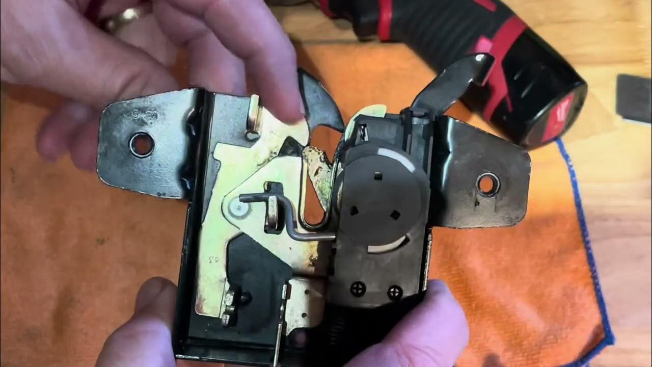911-996-997-front-trunk-latch-stuck-youtube
