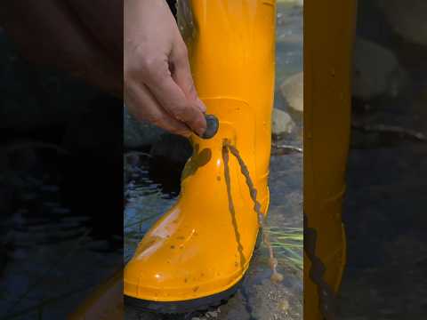 Never throw away ruined boots! 🥾❌#bushcraft #outdoors #lifehacks #survival #camping #skills