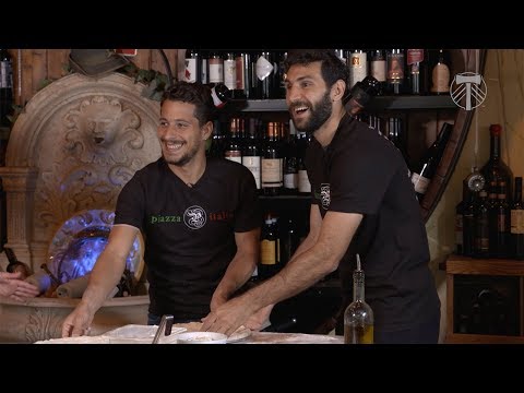 Sebastián Blanco teaches Diego Valeri how to make pizza