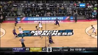 Brad Underwood (SFA) - Thomas Walkup Step Back Dribble Then Split vs. (NCAA)