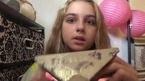 ASMR - fast tapping and scratching on random items - whispering