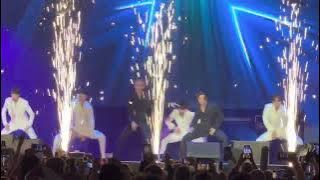 SF9 performing Teardrop at Hallyu Pop Fest 2022 in London 220710