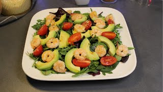 Salad with shrimp and avocado