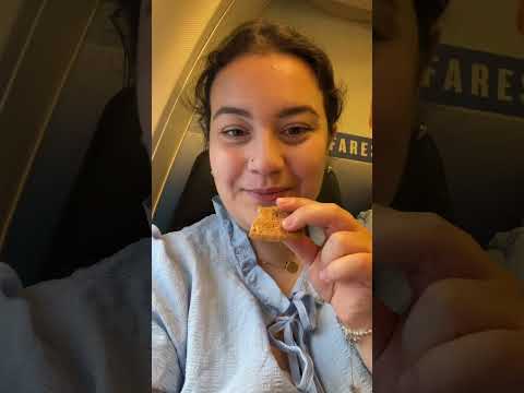 Βίντεο: 3 τρόποι για να γίνετε αεροσυνοδός Southwest Airlines