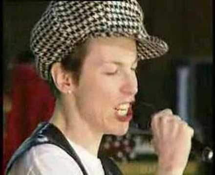 David Bowie and Annie Lennox singing Under Pressure