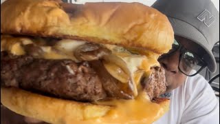 So y all gatekeeping these burgers huh Shakers bar and grill food review