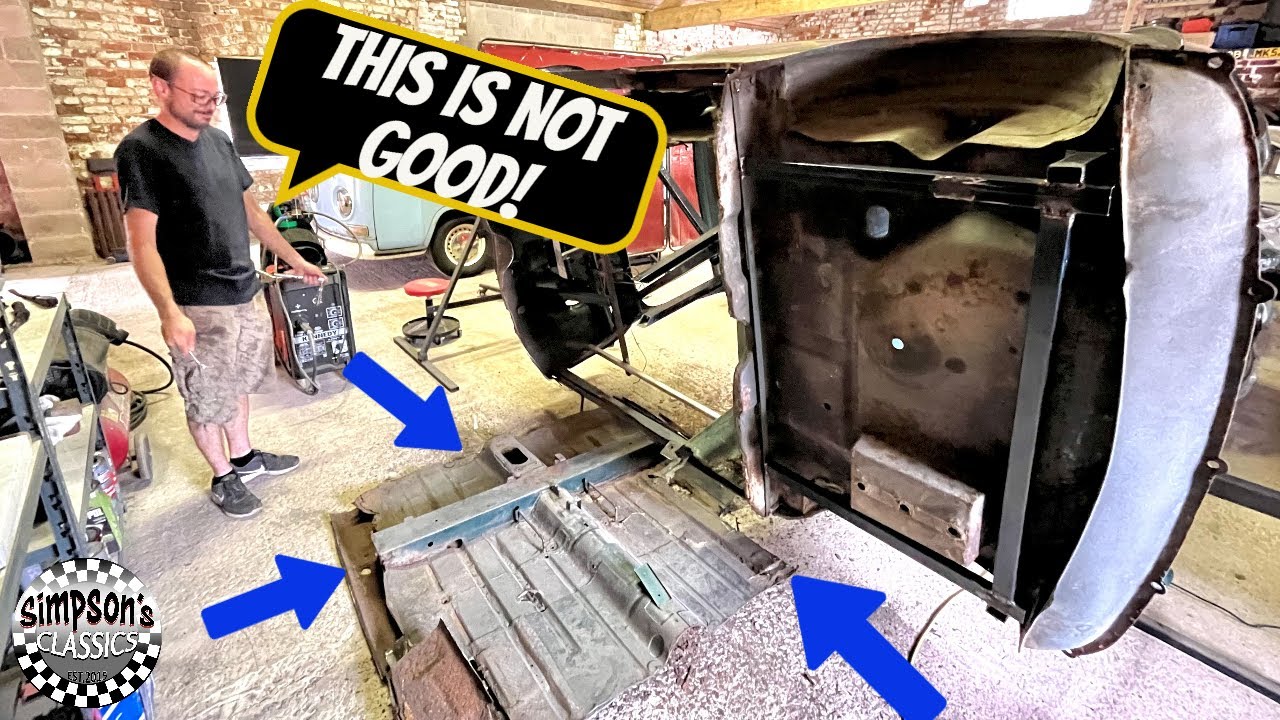 THE FLOOR FELL OUT! & First Panel gets Fitted - Restomod Mini Cooper Restoration