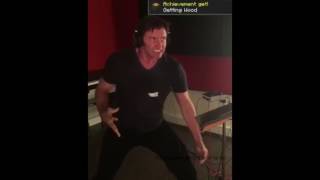 Hugh Jackman Plays Minecraft