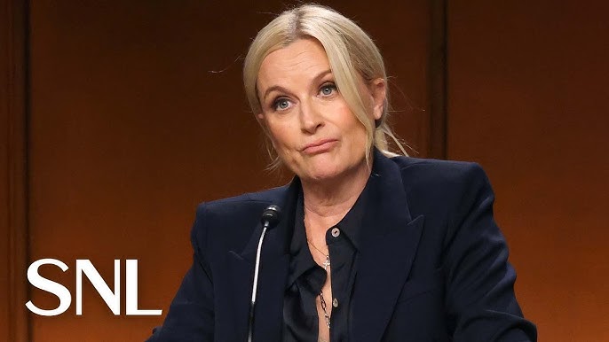 Amy Poehler, Tina Fey and Seth Meyers CRASH SNL Weekend Update For Joke-Off!  - YouTube