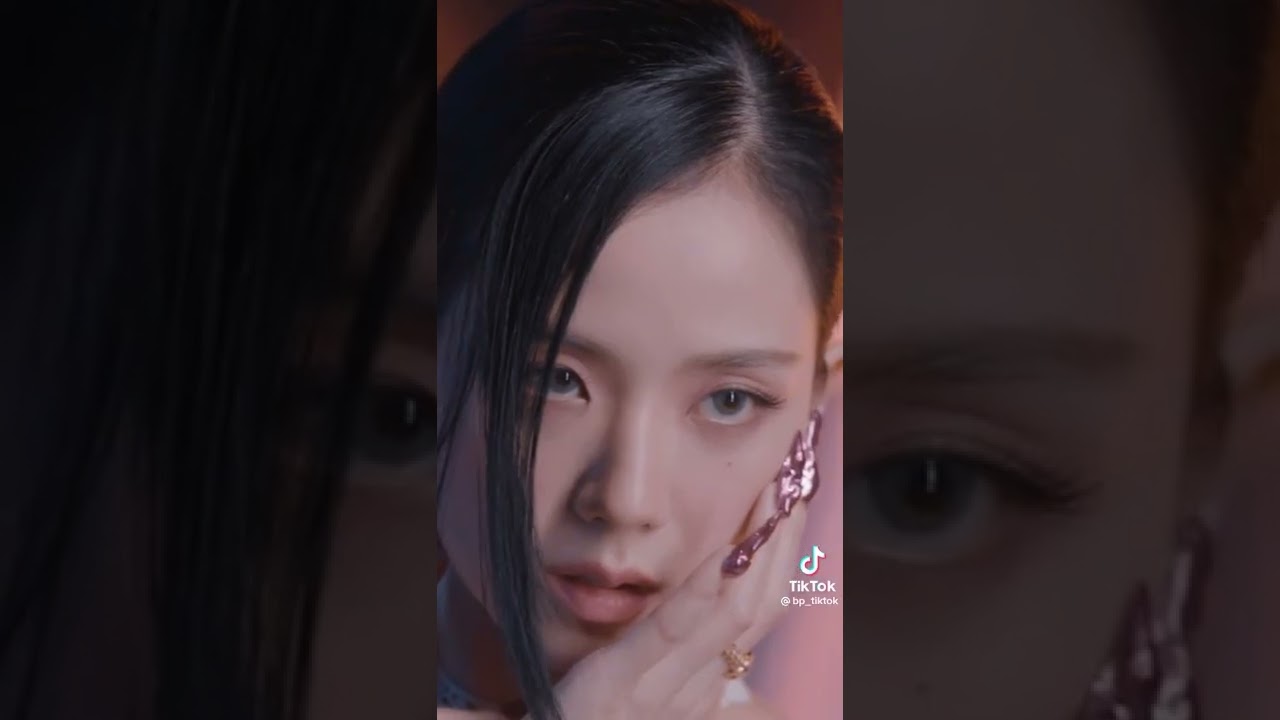 jisoo pink venom - YouTube