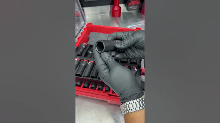 31-pc Milwaukee PACKOUT SHOCKWAVE Impact Socket Set