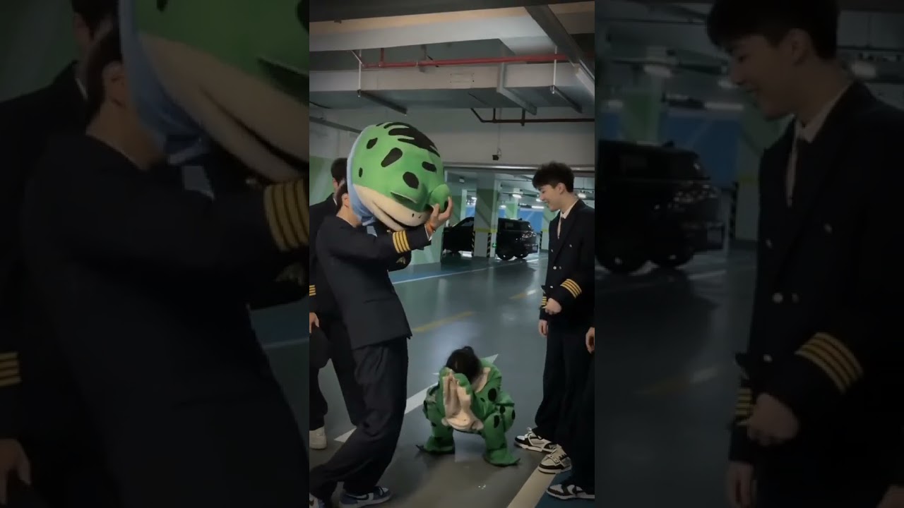 Girl in frog costume🐸💚👩🏻✨ 