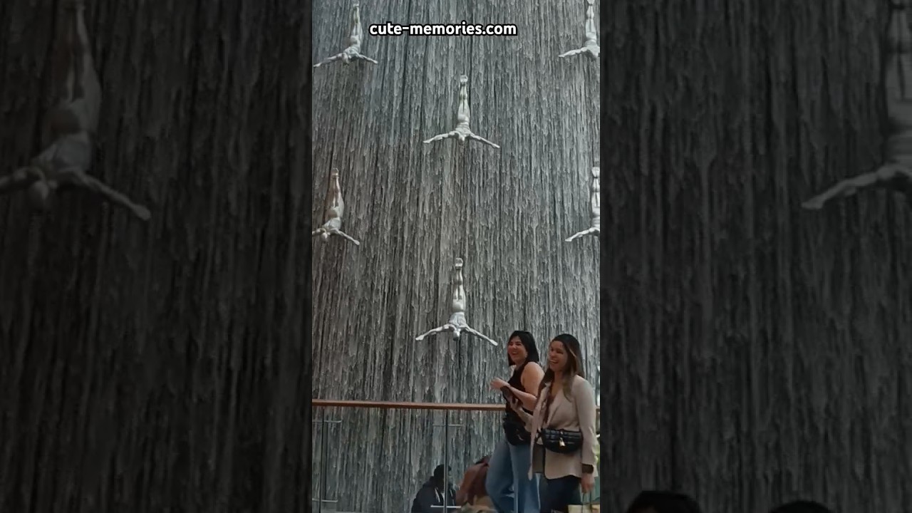 Dubai mall 🇦🇪 waterfalls 💦 beautiful scenes
