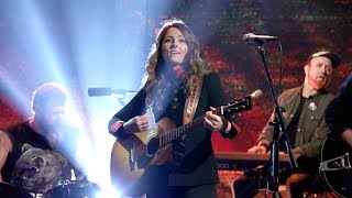 Brandi Carlile Performs 'The Joke' Resimi