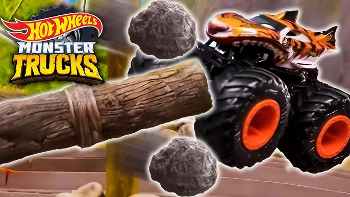 Pista Hot Wheels Monster Trucks Loop Brilha Escuro HBN02 - Fabrica da  Alegria