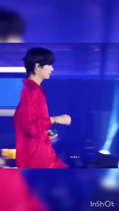 🤣when V missed his timing on stage😱see wat he did! #btsv #bts #kimtaehyung #boywithluv #btsedits