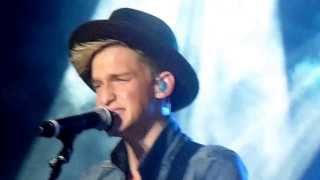 Cody Simpson encore "performing "iyiyi" at Universal Studio's 3/14/14