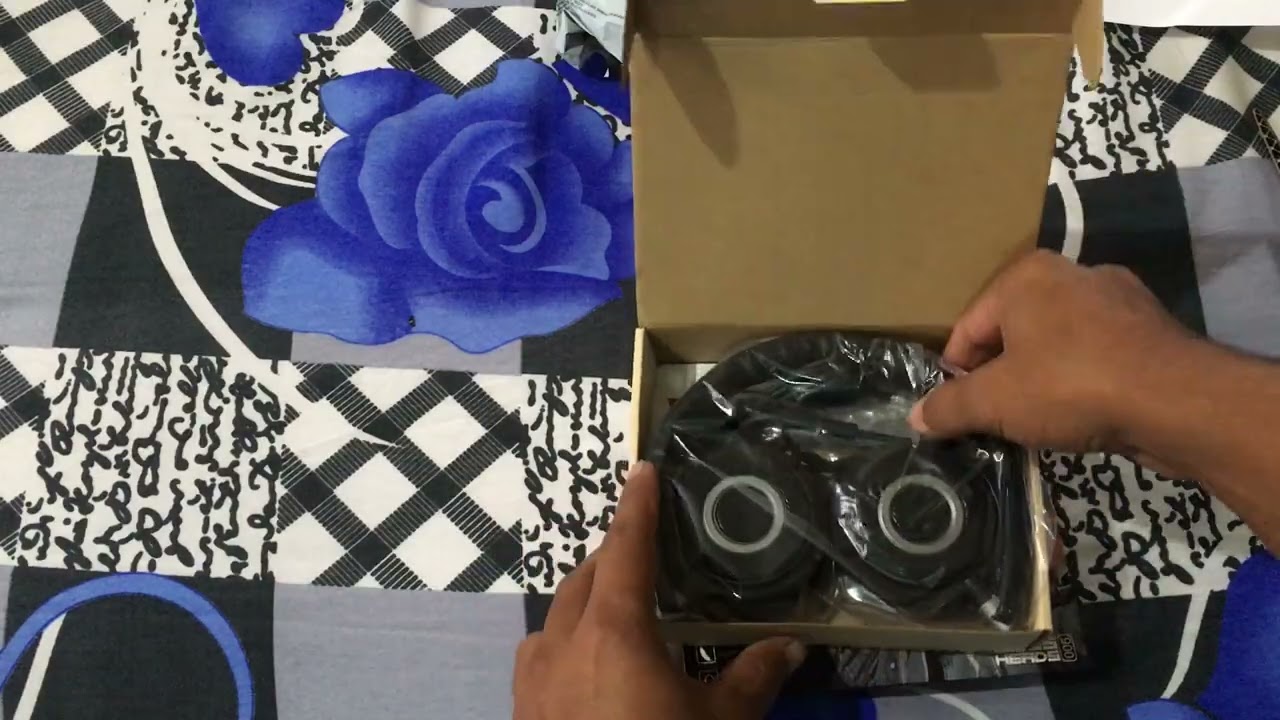 boAt Bassheads 900 Wired On Ear Headphones with Mic (Carbon Black