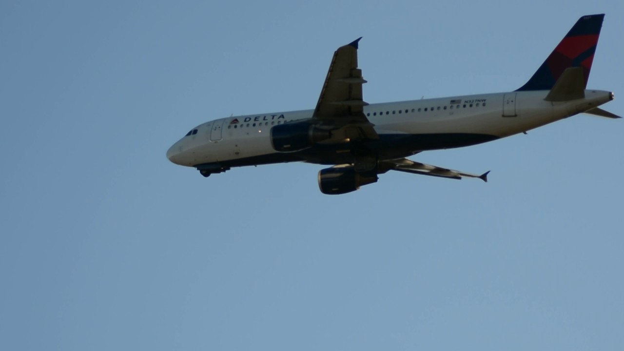 Delta Airlines Airbus A320 211 N327NW Sunrise Takeoff Charlotte CLT 