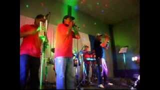 Video thumbnail of "Kahoba - Enganchado, un amor cuando se va , ella se fue en vivo (Tartagal)"