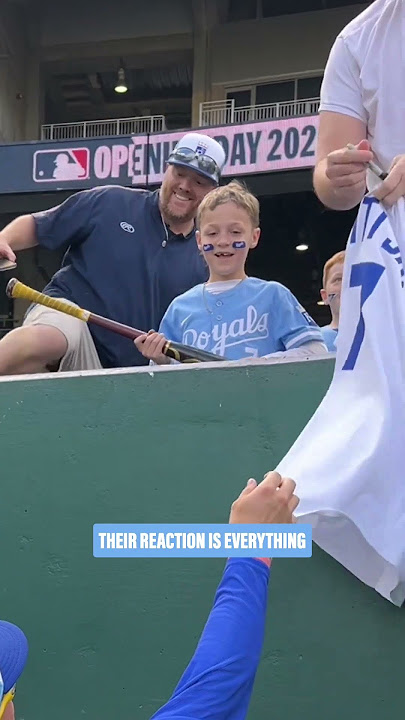 Bobby Witt Jr. Spots a Look-Alike in the Crowd and Makes His Day #baseballbat #fans #royals #MLB