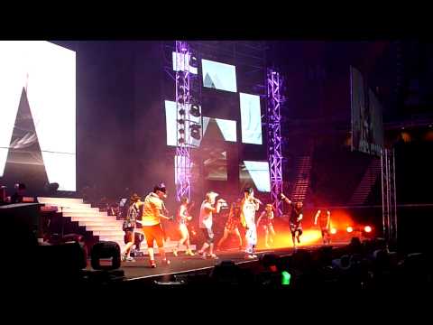 不潮不用花钱 - 林俊杰 JJ I AM Concert Singapore 5-3- 2011