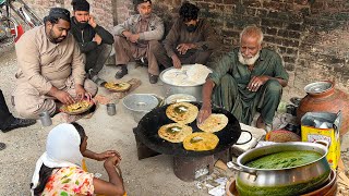 : Best Lahori Nashta | Aloo Saag Paratha Desi Breakfast | Chacha Ghulam Mustafa - Street Food Lahore