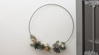 Christmas wreath with dried flowers - DIY by Søstrene Grene