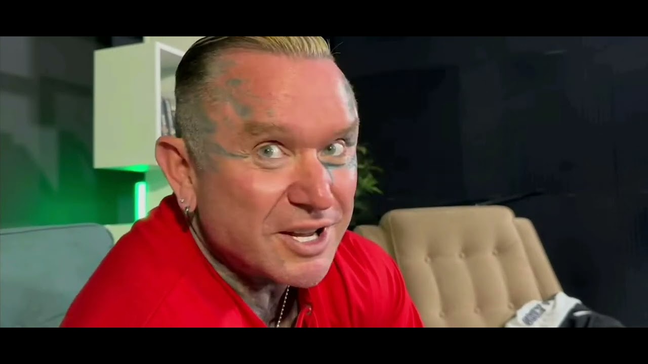 Ли прист в России, посетил студию, Ли, оценивает форму Сергея, и дал ...