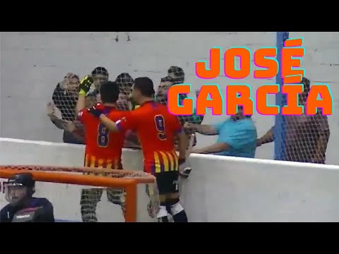 Espectacular falta directa transformada per José García