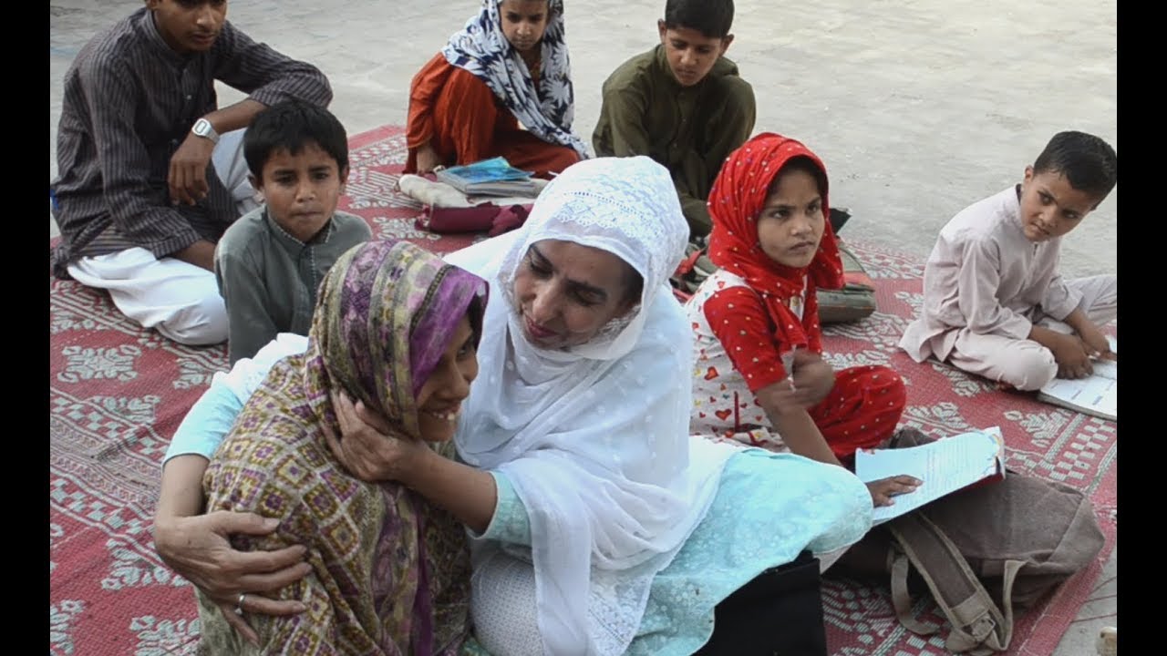 Aqsa is getting Education | Free Education in Pakistan