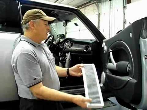 Βίντεο: Πώς αλλάζετε έναν πλευρικό λαμπτήρα σε ένα Mini Cooper;