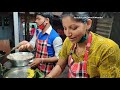 Super Fast Mumbai Lady Selling Vadapav since childhood | Indian Street Food