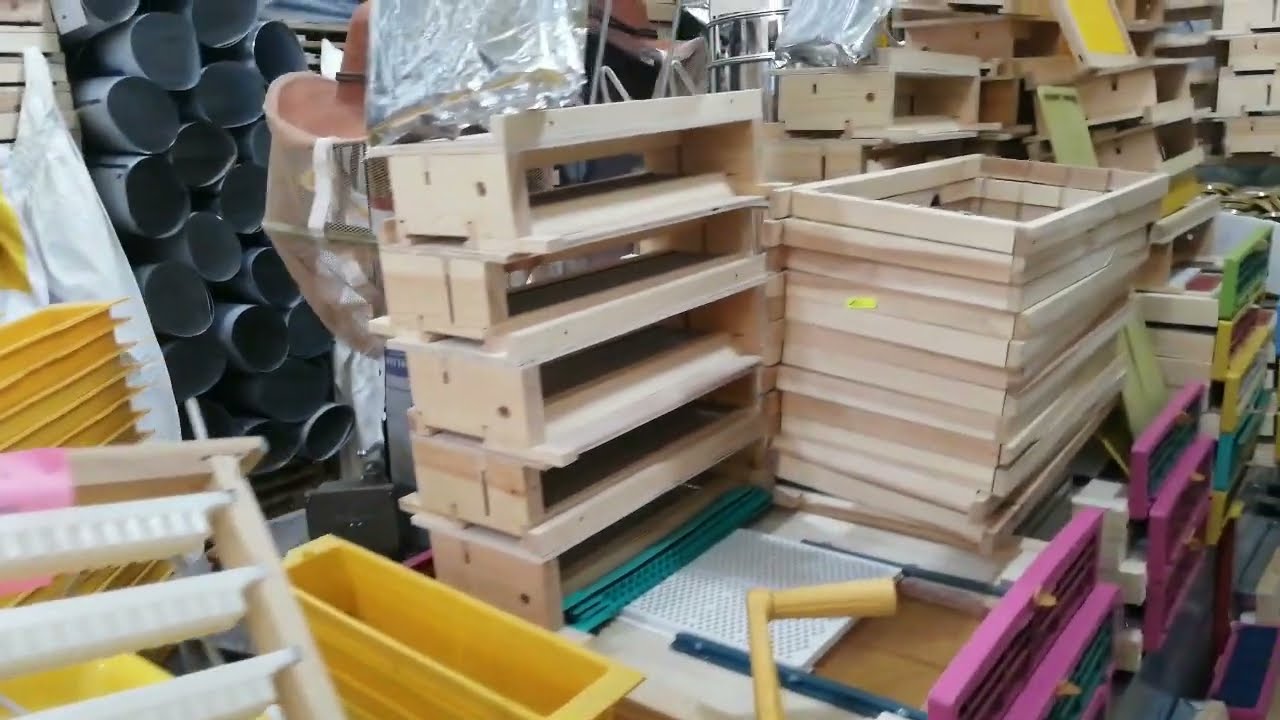 زيارتي لمحل الأخوة خابز لبيع عتاد النحل... جنة النحال ما شاء الله.... كلشي موجود. مرحبا بالجميع