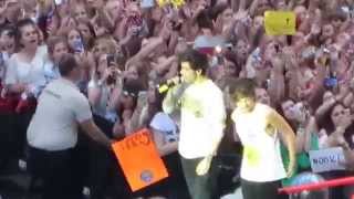 One Direction - Live While We're Young (Düsseldorf, Germany) HD