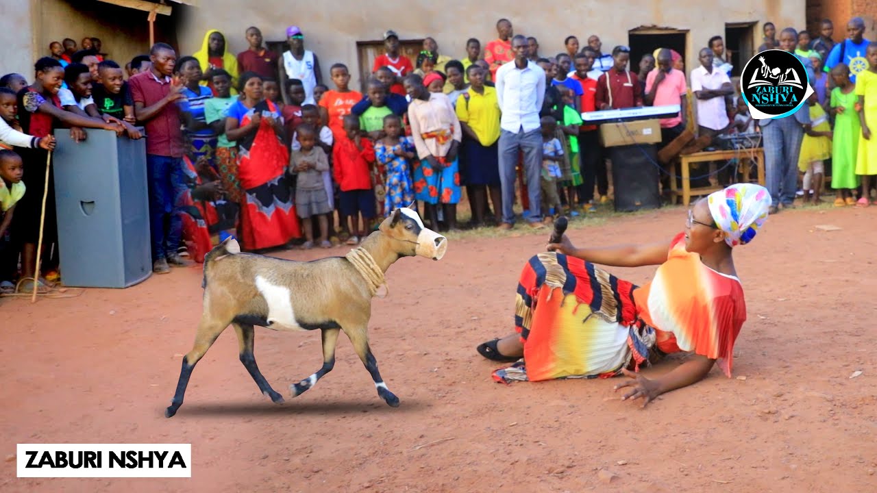 YESU WE...iKIBUNGO ihene Yinjiye mu Giterane ifite igikombe mu Kanwa😱 Abantu Barahuruye😲 AGUYE HASI😳