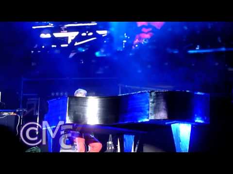 Justin Bieber - Down To Earth [Live in Chile]