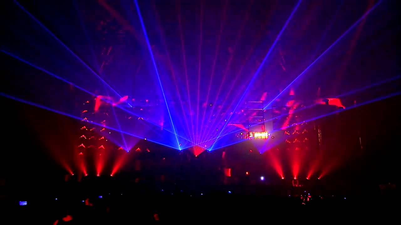 jumping a car Reverze 2011 - Intro Partyraiser (Preview)