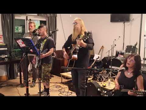 Black Velvet Band - Traed Moch Môn - Llanrwst - YouTube