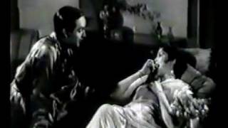 Actor-singer ashit baran in new theatres' saugandh (1942), with music
by raichand boral, and lyrics pandit natwar. also screen: is that
bharati devi? o...